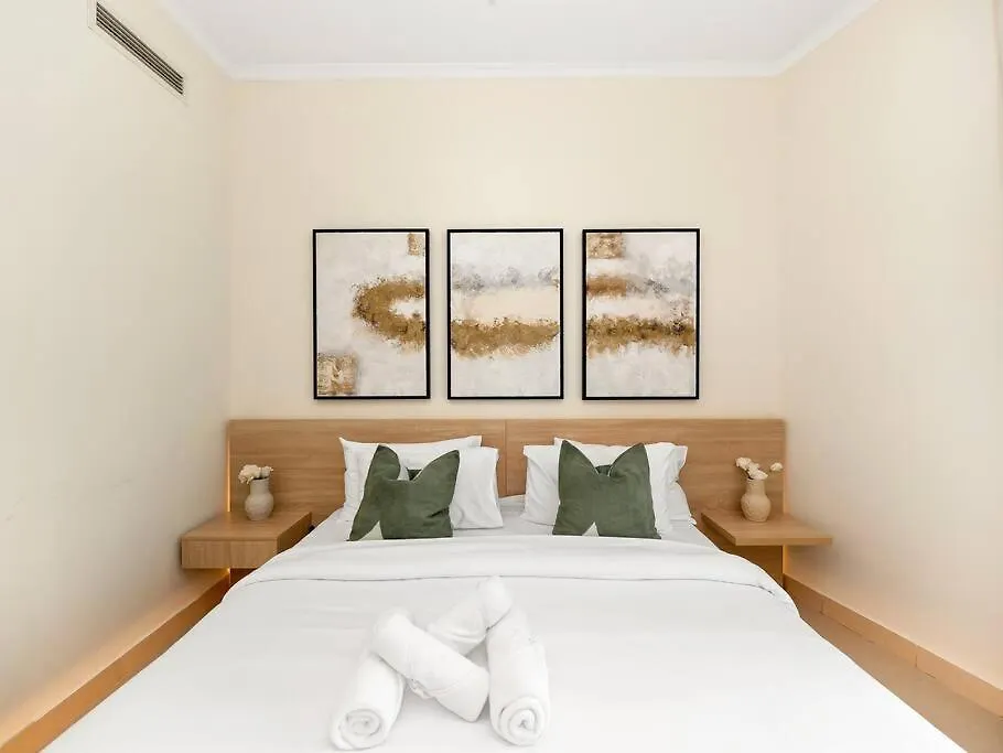 2Br Burj Khalifa View In Downtown Dubai Villa