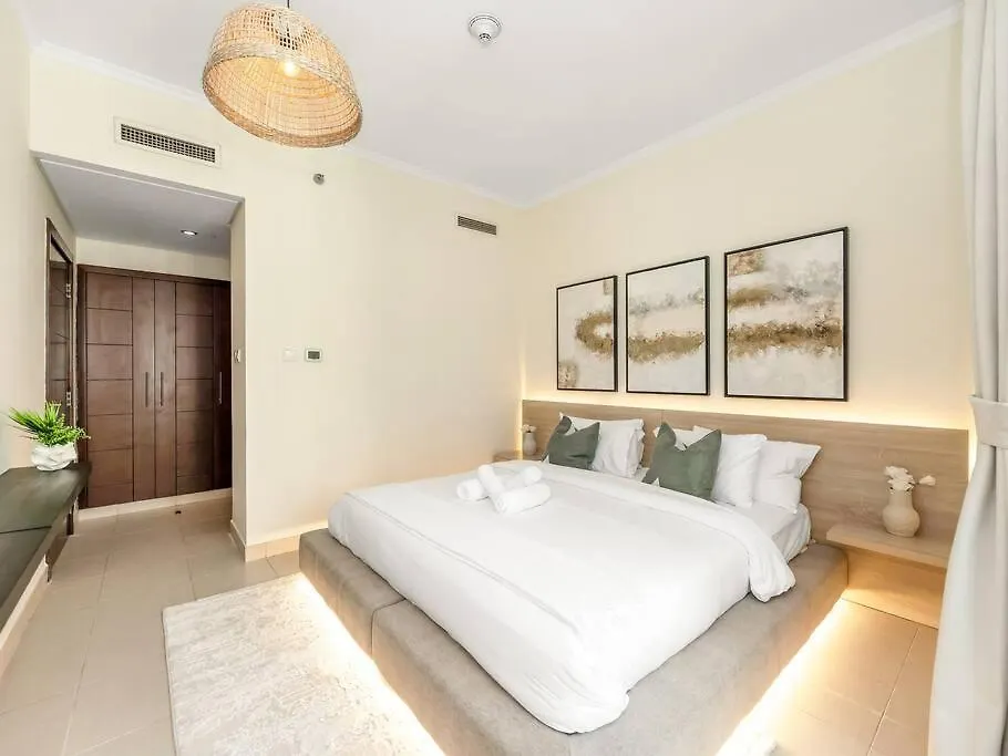Holiday home 2Br Burj Khalifa View In Downtown Dubai Villa